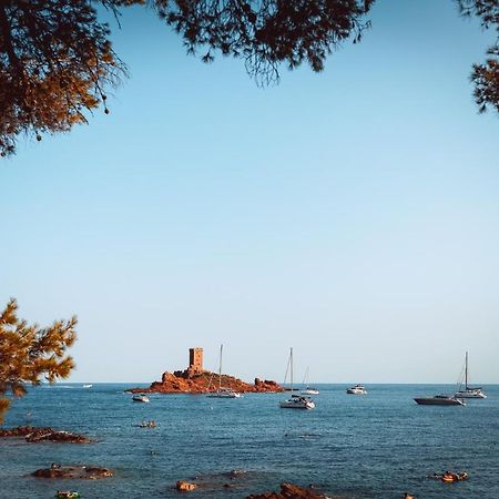 Plage à 200 mètres. Vue mer et Esterel ! Rénové Apartamento Saint-Raphaël Exterior foto