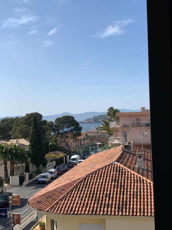 Plage à 200 mètres. Vue mer et Esterel ! Rénové Apartamento Saint-Raphaël Exterior foto