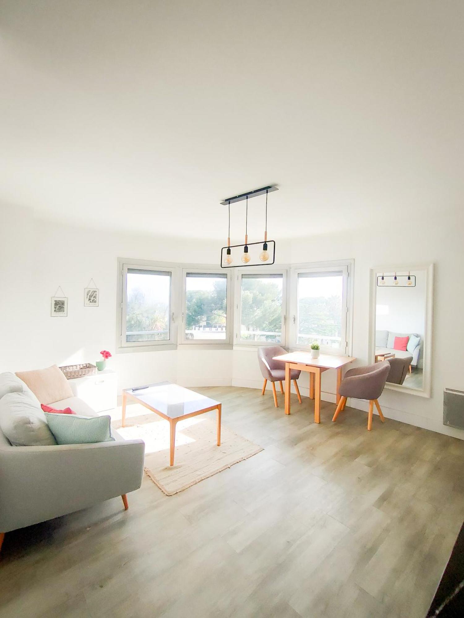 Plage à 200 mètres. Vue mer et Esterel ! Rénové Apartamento Saint-Raphaël Exterior foto